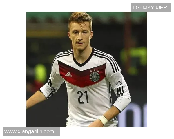 足球场上的颜值对决 谁是最具魅力的足球明星排行榜