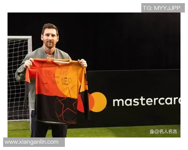 足球巨星背影独特魅力展现让人瞩目球场内外的专注与风采